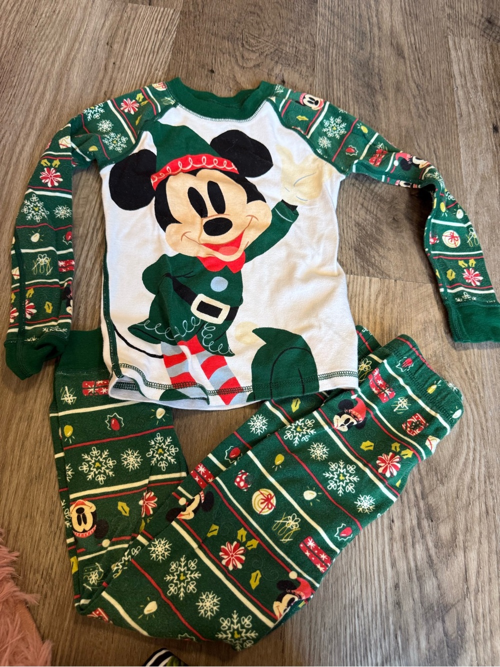 Disney Mickey Mouse Christmas Pajama Set Green Holiday Kids Size 5